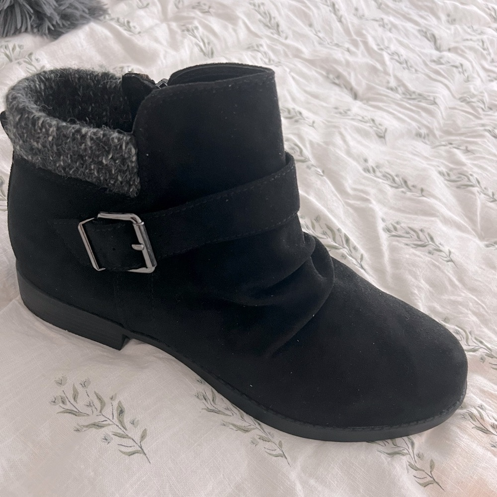 BLack Sweater Ankle booties 9.5w